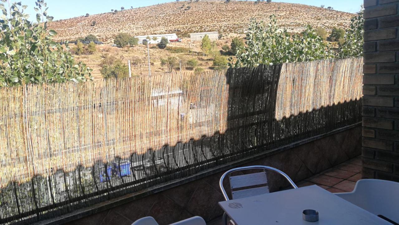 Hostal Escarla Aren Εξωτερικό φωτογραφία