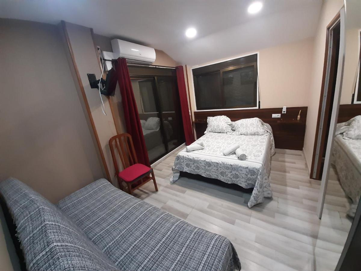 Hostal Escarla Aren Εξωτερικό φωτογραφία