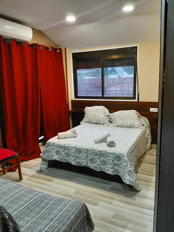 Hostal Escarla Aren Εξωτερικό φωτογραφία