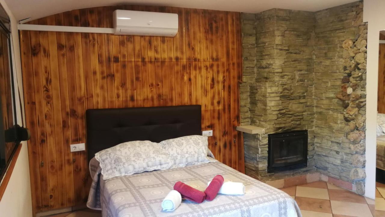 Hostal Escarla Aren Εξωτερικό φωτογραφία
