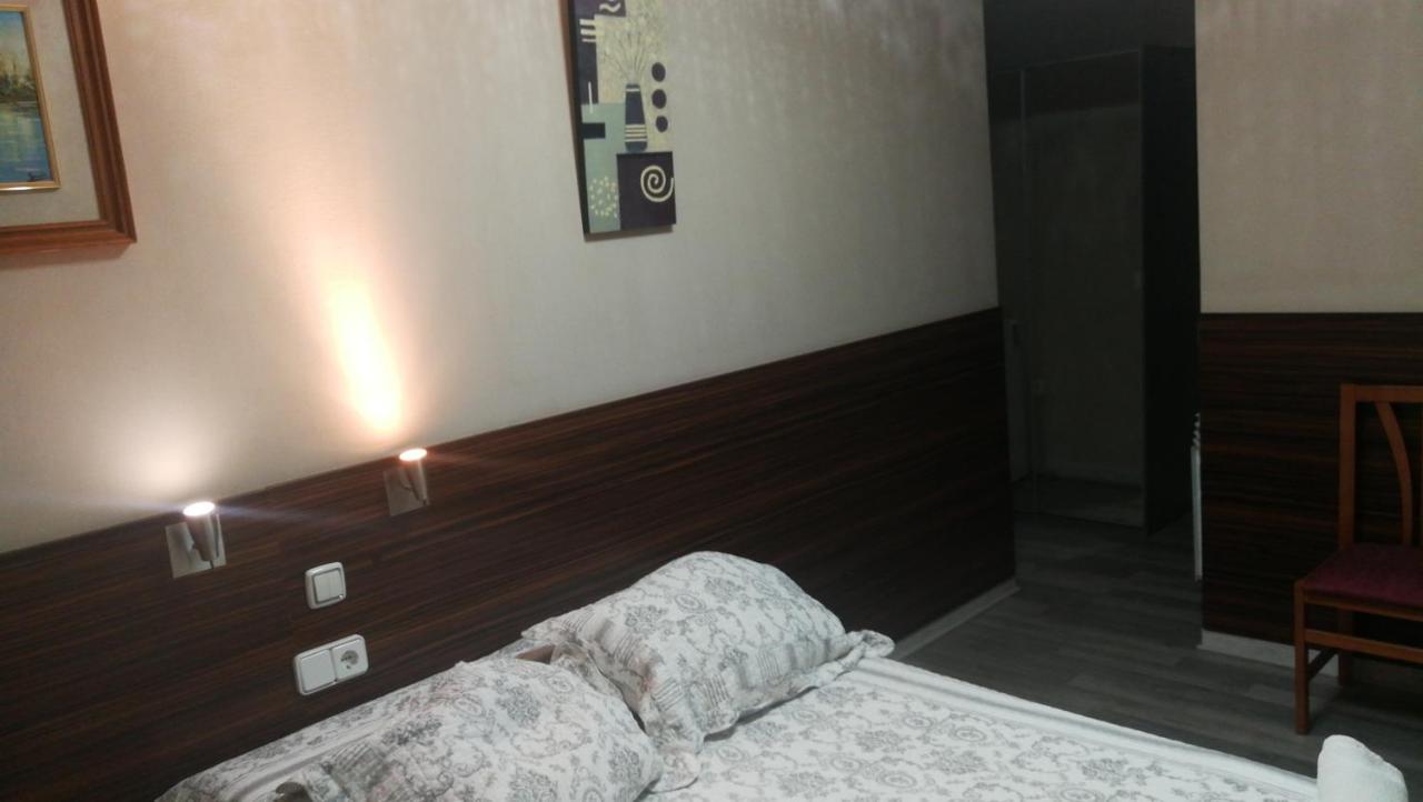 Hostal Escarla Aren Εξωτερικό φωτογραφία