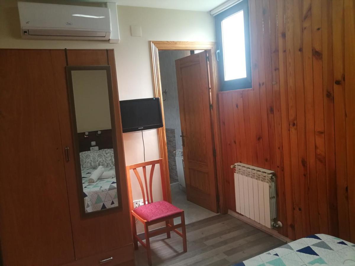 Hostal Escarla Aren Εξωτερικό φωτογραφία