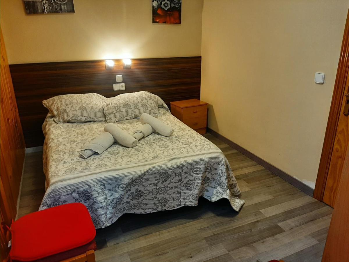 Hostal Escarla Aren Εξωτερικό φωτογραφία