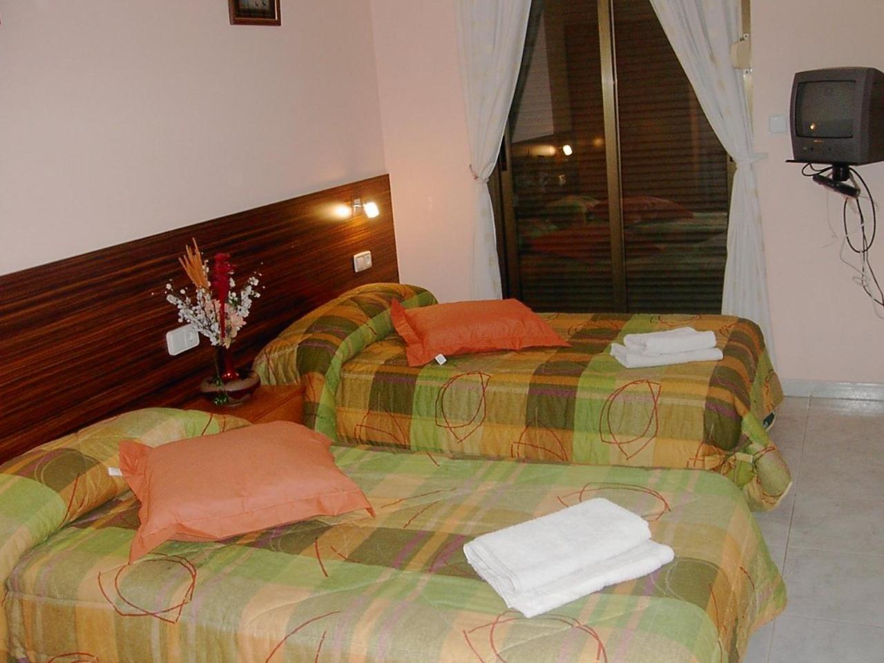 Hostal Escarla Aren Εξωτερικό φωτογραφία