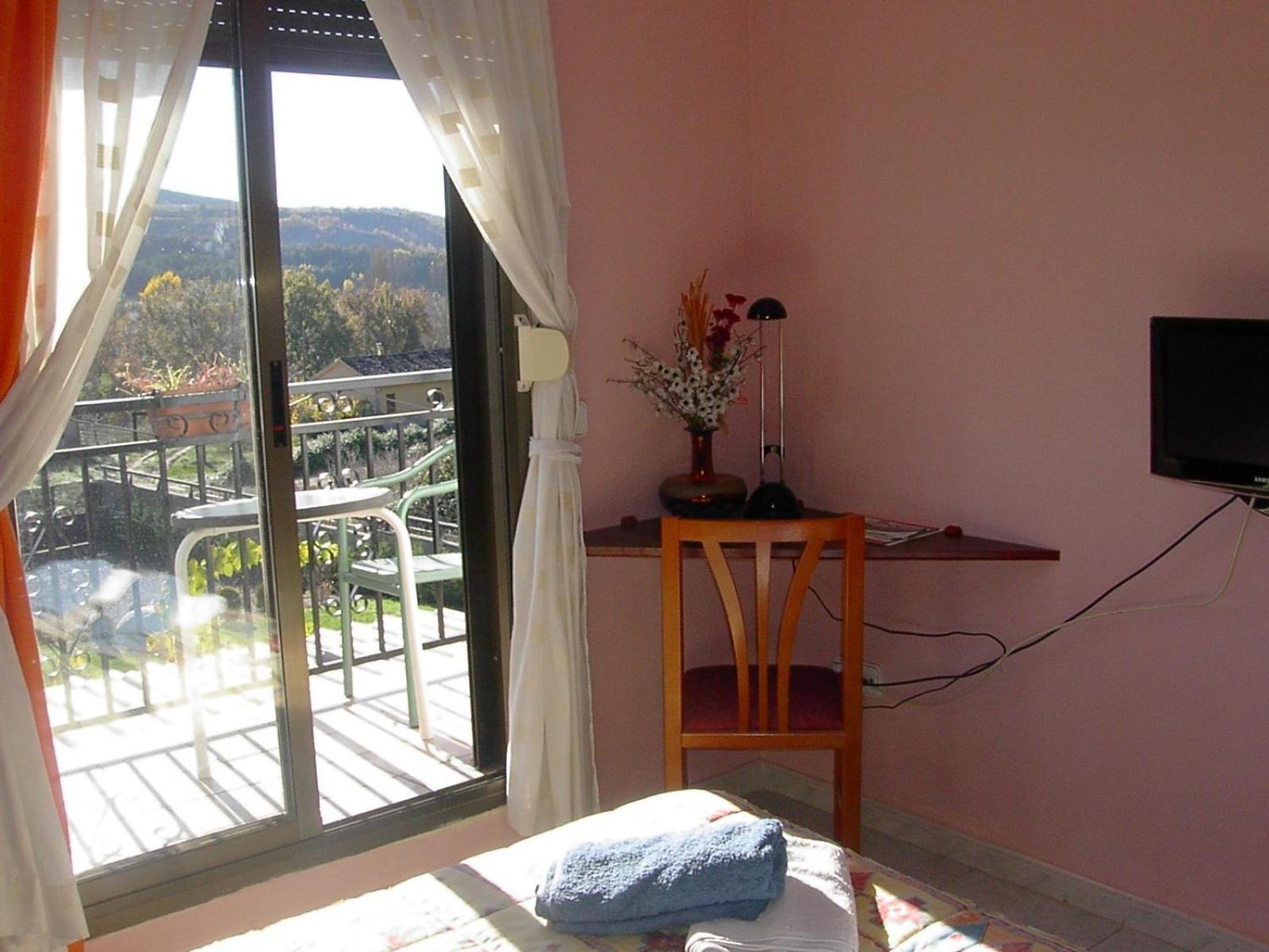 Hostal Escarla Aren Εξωτερικό φωτογραφία