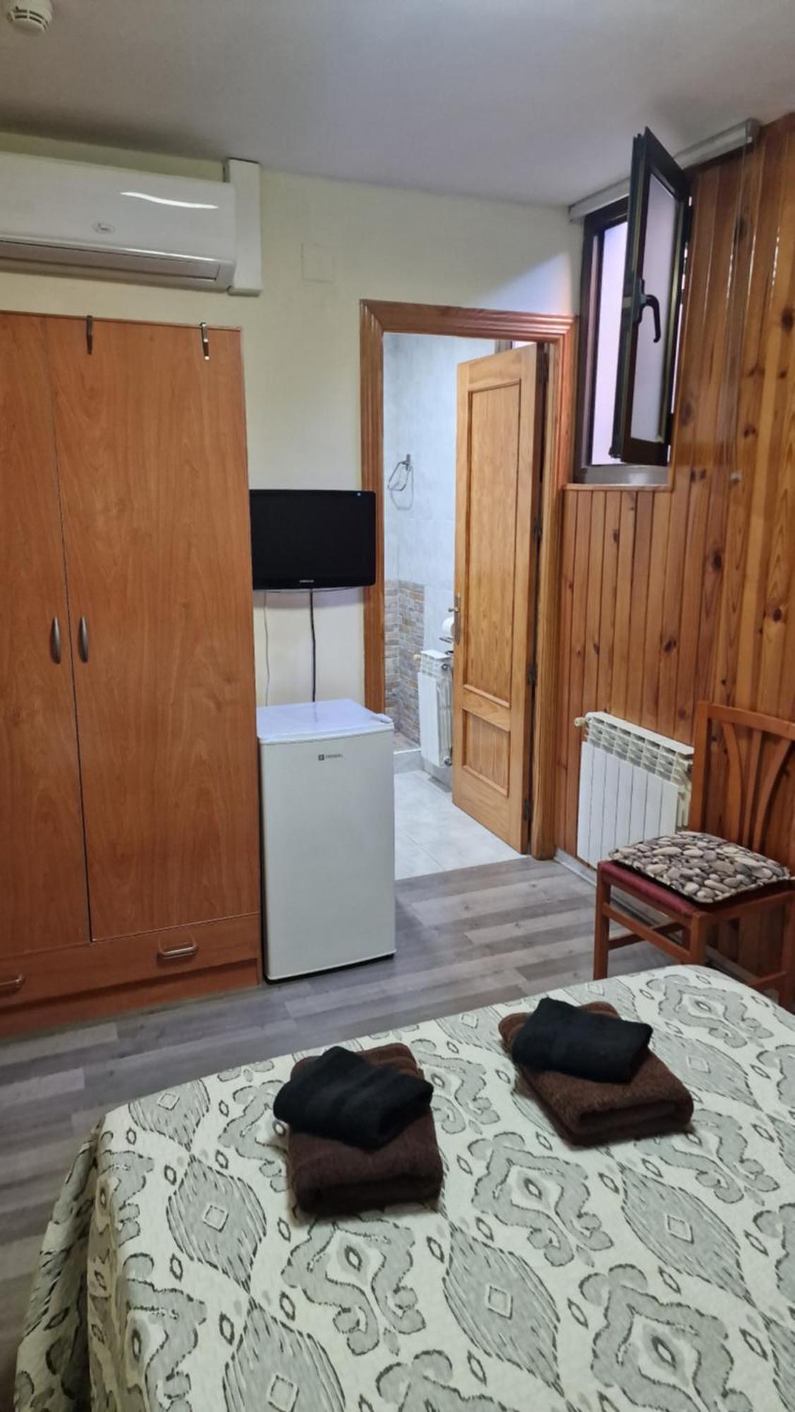 Hostal Escarla Aren Εξωτερικό φωτογραφία