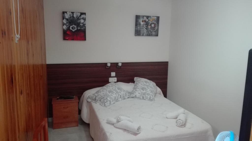 Hostal Escarla Aren Εξωτερικό φωτογραφία