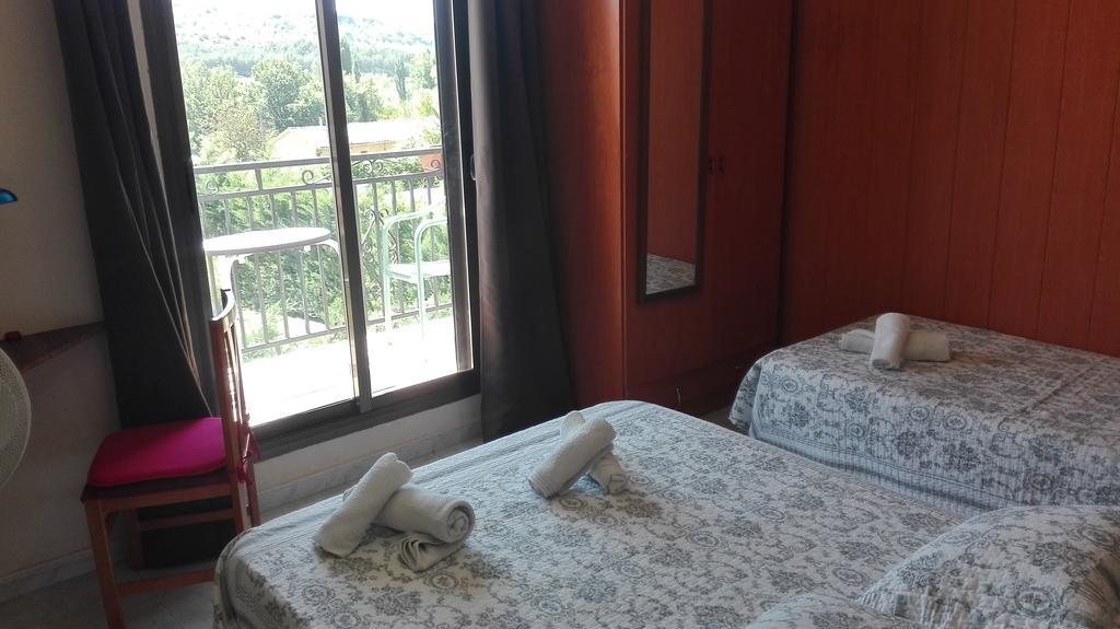 Hostal Escarla Aren Εξωτερικό φωτογραφία