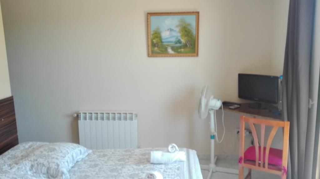 Hostal Escarla Aren Εξωτερικό φωτογραφία