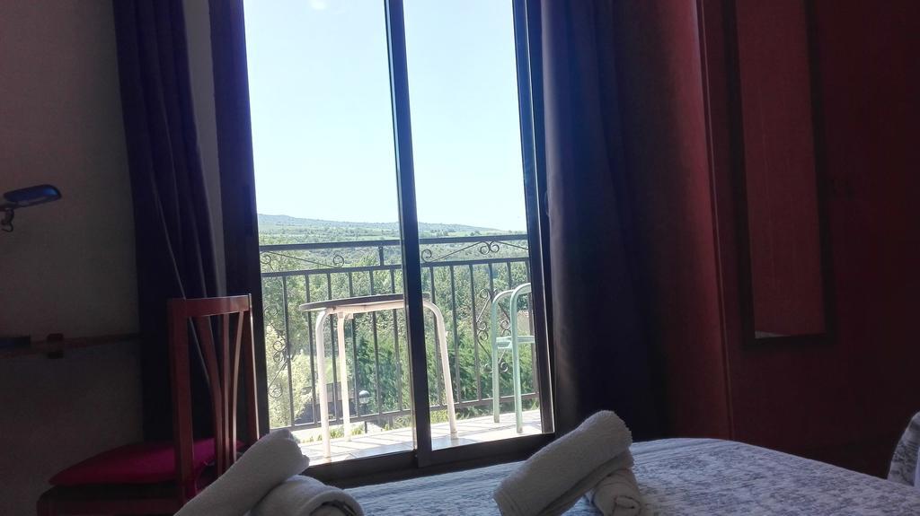 Hostal Escarla Aren Εξωτερικό φωτογραφία