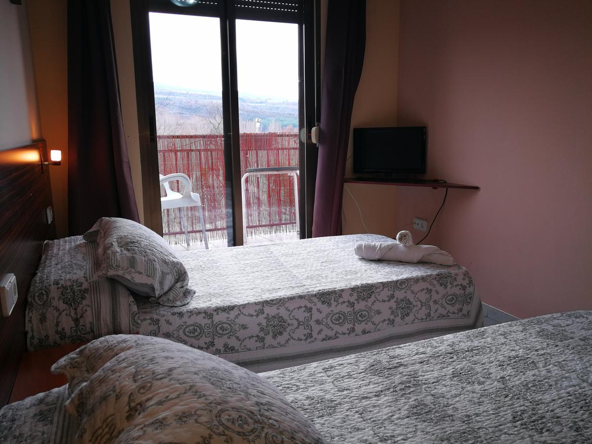 Hostal Escarla Aren Εξωτερικό φωτογραφία
