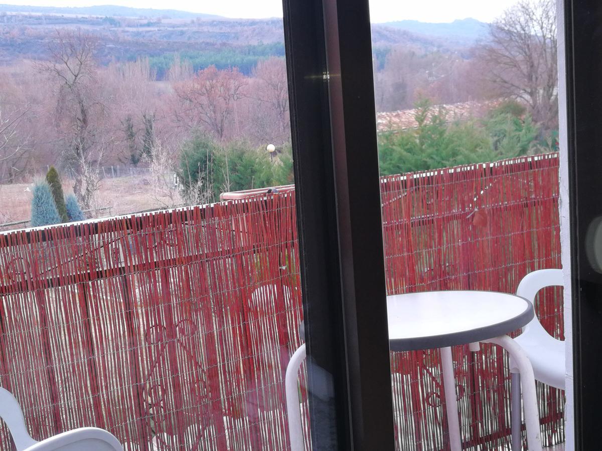 Hostal Escarla Aren Εξωτερικό φωτογραφία
