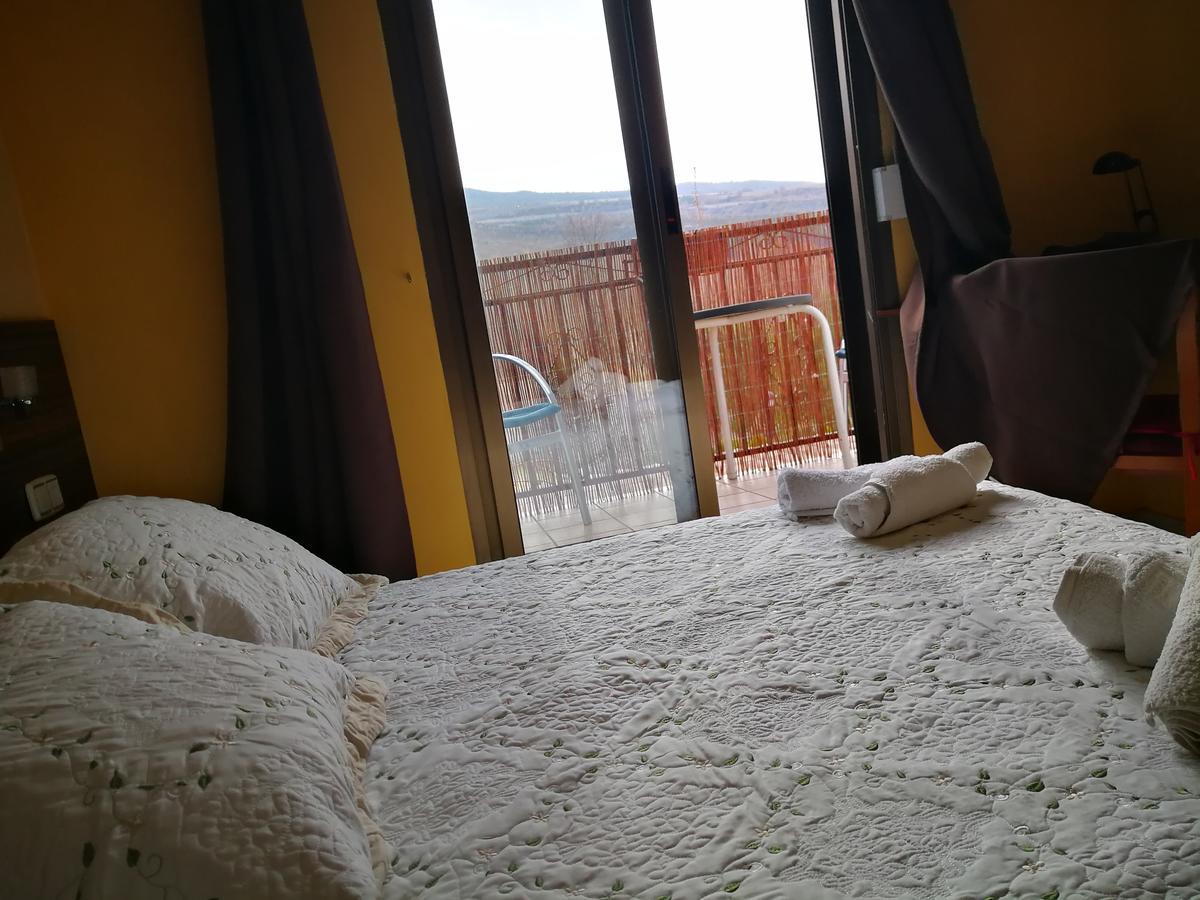 Hostal Escarla Aren Εξωτερικό φωτογραφία