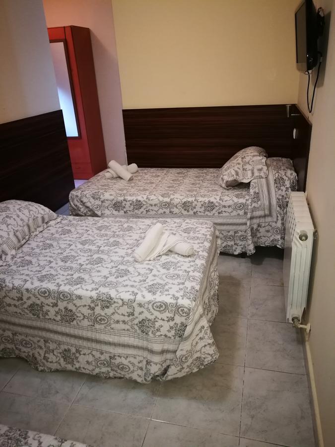 Hostal Escarla Aren Εξωτερικό φωτογραφία